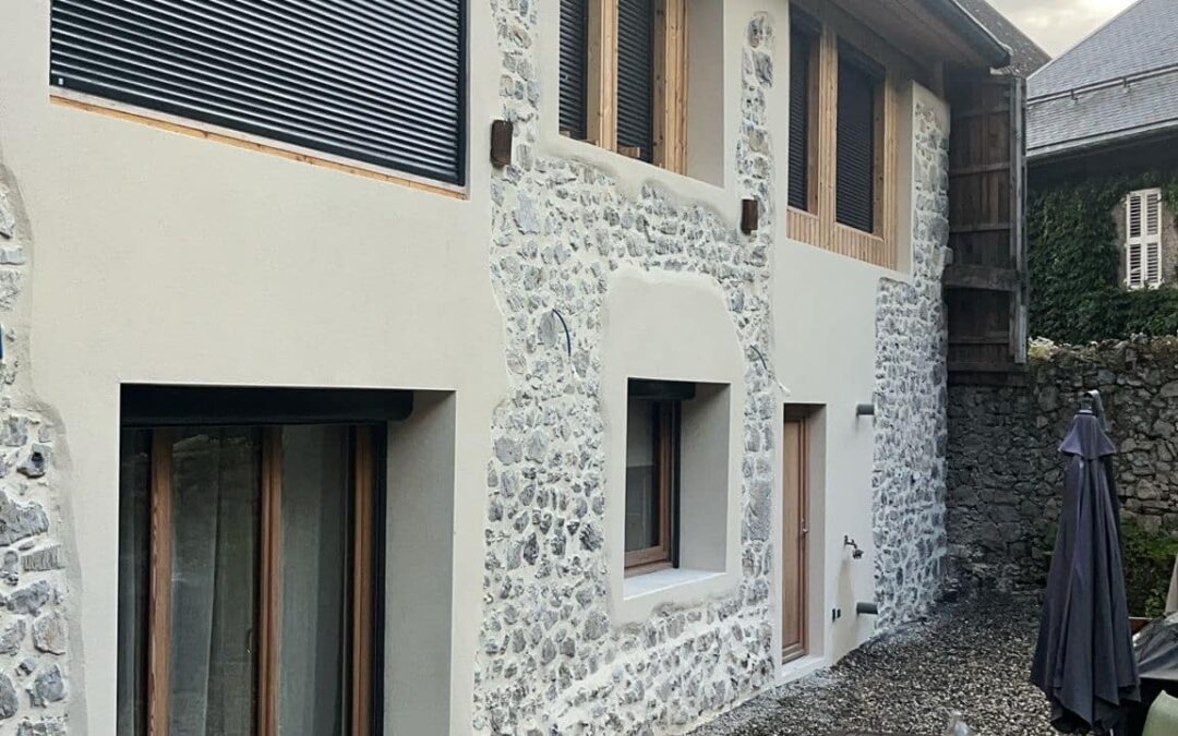 Rénovation de façades joint pierre à la chaux a ALBERVILLE